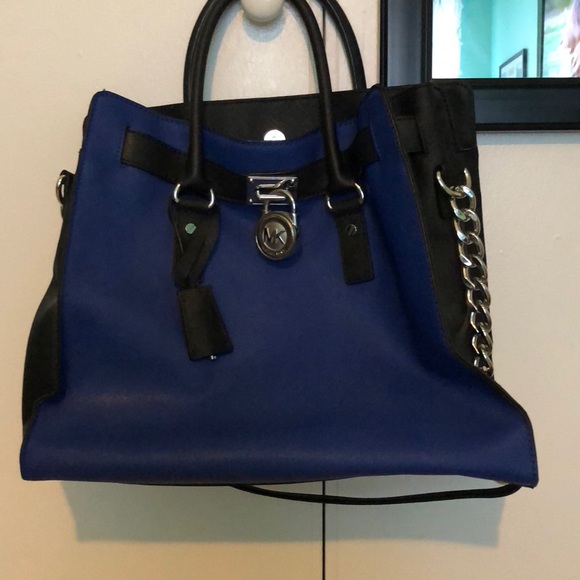 Michael Kors Handbags - Michael Kors Hamilton bag